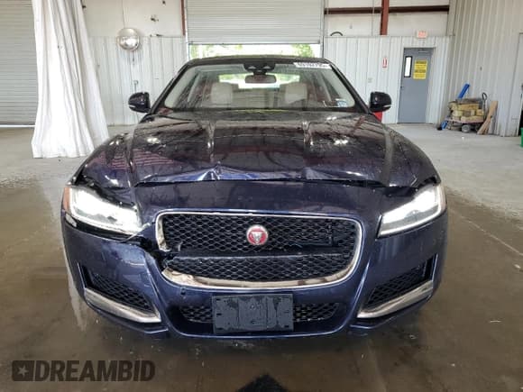 ✅ 2018 Jaguar XF • VIN: SAJBK4EVXJCY55501 • Лот: 69102795. Опубликован ранее на Copart с пробегом 69 365 миль. Бесплатный доступ к архиву аукционных продаж из США и подробный отчёт об истории автомобиля на DreamBid. Изображение 5.