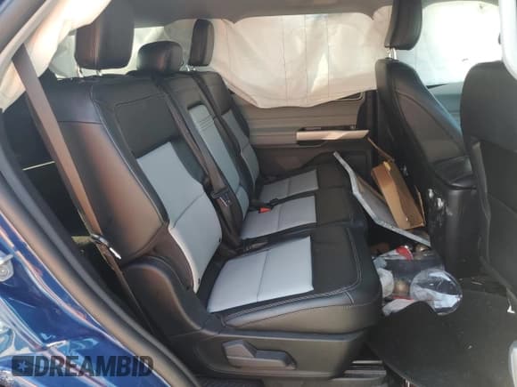 ✅ 2022 Ford Explorer XLT • VIN: 1FMSK7DH3NGA00029 • Lot: 69403685. Wystawiony na Copart z przebiegiem 75 597 mil. Bezpłatny archiwum sprzedaży aukcyjnych z USA i szczegółowy raport historii pojazdu na DreamBid. Zdjęcie 11.