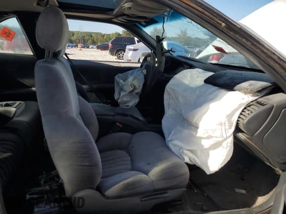 ✅ 1995 Pontiac Grand Prix SE • VIN: 1G2WJ12M9SF335209 • Lot: 76260104. Wystawiony na Copart z przebiegiem 215 699 mil. Bezpłatny archiwum sprzedaży aukcyjnych z USA i szczegółowy raport historii pojazdu na DreamBid. Zdjęcie 10.