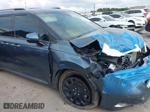 ✅ 2024 Kia Carnival SX Prestige • VIN: KNDNE5H33R6375166 • Lot: 42114307. Listed on IAAI with 22,344 mi. Free auction sales archive from the USA and detailed vehicle history report at DreamBid. Image 1.