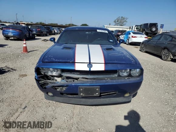 ✅ 2010 Dodge Challenger SE • VIN: 2B3CJ4DV0AH322515 • Lot: 77167664. Wystawiony na Copart z przebiegiem 190 768 mil. Bezpłatny archiwum sprzedaży aukcyjnych z USA i szczegółowy raport historii pojazdu na DreamBid. Zdjęcie 5.