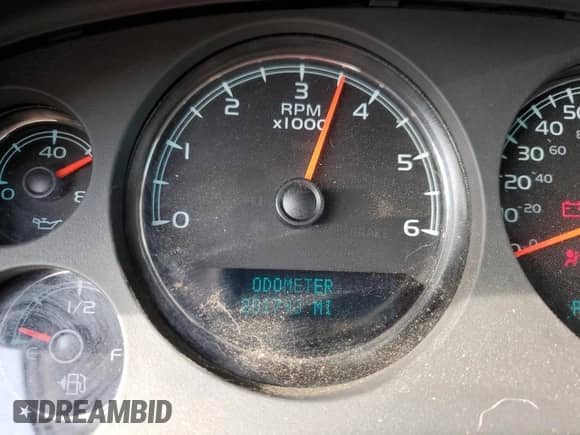 2008 Chevrolet Suburban LTZ with VIN 1GNFK16308R202315, listed as a Copart auction lot 84787765 with 201,793 mi miles and Salvage title. Bid and sale history available at DreamBid. Image 9.