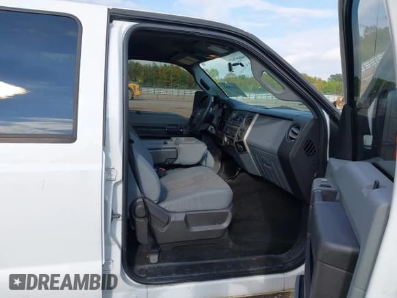 ✅ 2014 Ford F-250 Lariat • VIN: 1FT7W2BT3EEA46562 • Lot: 43269361. Listed on IAAI with 229,482 mi. Free auction sales archive from the USA and detailed vehicle history report at DreamBid. Image 5.