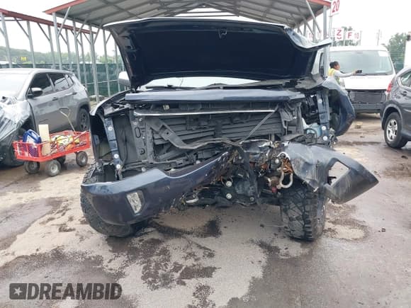 ✅ 2018 Chevrolet Silverado 1500 LTZ • VIN: 3GCUKSEC7JG219819 • Lot: 42834448. Wystawiony na IAAI z przebiegiem 77 237 mil. Bezpłatny archiwum sprzedaży aukcyjnych z USA i szczegółowy raport historii pojazdu na DreamBid. Zdjęcie 6.