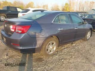 2014 Chevrolet Malibu LS z VIN 1G11B5SL3EF274034, wystawiony jako IAAI lot #43548233 z przebiegiem Nie podano mil oraz . Historia ofert i sprzedaży dostępna na DreamBid. Obrazek 4.