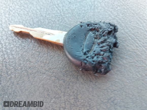 ✅ 2004 Ford Explorer XLT • VIN: 1FMZU63KX4ZA25853 • Лот: 43433614. Опубликован ранее на IAAI с пробегом 207 598 миль. Бесплатный доступ к архиву аукционных продаж из США и подробный отчёт об истории автомобиля на DreamBid. Изображение 11.