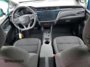 ✅ 2023 Chevrolet Bolt EV 1LT • VIN: 1G1FW6S07P4110824 • Lot: 44857634. Wystawiony na Copart z przebiegiem 23 921 mil. Bezpłatny archiwum sprzedaży aukcyjnych z USA i szczegółowy raport historii pojazdu na DreamBid. Zdjęcie 8.