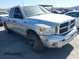 ✅ 2007 Dodge 1500 SLT • VIN: 1D7HA18267S186756 • Lot: 42295059. Wystawiony na IAAI z przebiegiem 62 624 mil. Bezpłatny archiwum sprzedaży aukcyjnych z USA i szczegółowy raport historii pojazdu na DreamBid. Zdjęcie 1.
