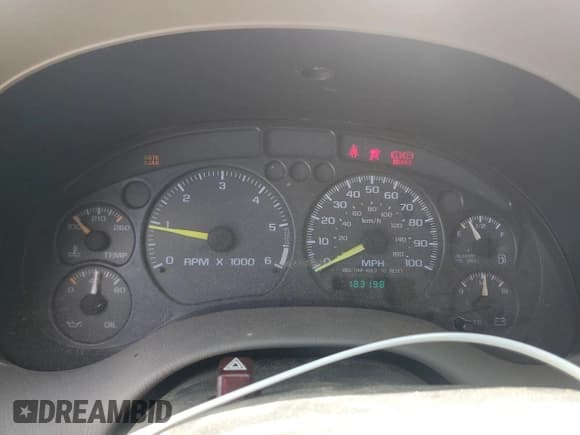 ✅ 1999 GMC Jimmy SLT • VIN: 1GKDT13W3X2508870 • Lot: 56572425. Listed on Copart with 183,198 mi. Free auction sales archive from the USA and detailed vehicle history report at DreamBid. Image 9.