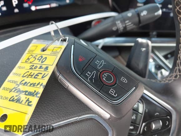 ✅ 2023 Chevrolet Corvette 2LT • VIN: 1G1YB2D46P5100292 • Lot: 43596131. Wystawiony na IAAI z przebiegiem 17 195 mil. Bezpłatny archiwum sprzedaży aukcyjnych z USA i szczegółowy raport historii pojazdu na DreamBid. Zdjęcie 11.