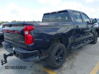 ✅ 2024 Chevrolet Silverado 1500 Custom Trail Boss • VIN: 3GCPDCEK9RG305410 • Lot: 43083448. Wystawiony na IAAI z przebiegiem 15 945 mil. Bezpłatny archiwum sprzedaży aukcyjnych z USA i szczegółowy raport historii pojazdu na DreamBid. Zdjęcie 4.