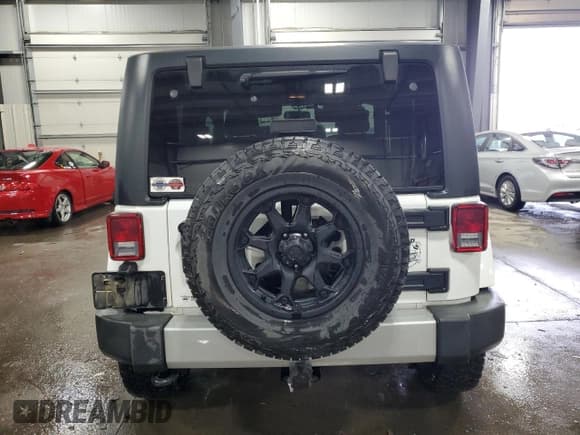 ✅ 2015 Jeep Wrangler Sahara • VIN: 1C4AJWBG5FL678426 • Lot: 44927095. Wystawiony na Copart z przebiegiem 105 966 mil. Bezpłatny archiwum sprzedaży aukcyjnych z USA i szczegółowy raport historii pojazdu na DreamBid. Zdjęcie 6.