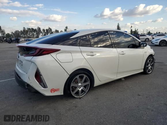 ✅ 2017 Toyota Prius Advanced • VIN: JTDKARFP6H3067260 • Лот: 93350675. Опубликован ранее на Copart с пробегом 115 524 миль. Бесплатный доступ к архиву аукционных продаж из США и подробный отчёт об истории автомобиля на DreamBid. Изображение 3.