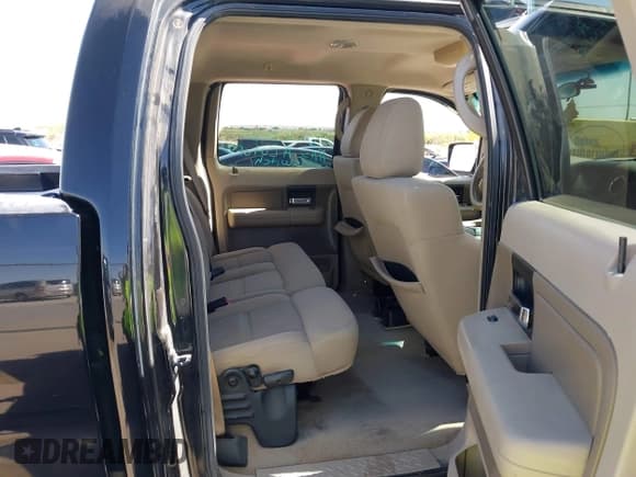 ✅ 2005 Ford F-150 XLT • VIN: 1FTRW12W25KC88032 • Lot: 42293506. Wystawiony na IAAI z przebiegiem Nie podano. Bezpłatny archiwum sprzedaży aukcyjnych z USA i szczegółowy raport historii pojazdu na DreamBid. Zdjęcie 8.