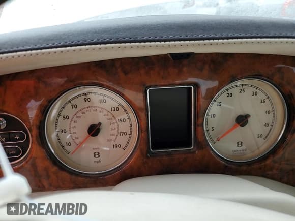 ✅ 2008 Bentley Arnage • VIN: SCBLC47J38CX12882 • Lot: 75646314. Wystawiony na Copart z przebiegiem Nie podano. Bezpłatny archiwum sprzedaży aukcyjnych z USA i szczegółowy raport historii pojazdu na DreamBid. Zdjęcie 9.