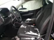 ✅ 2020 Volvo XC40 Momentum • VIN: YV4162UKXL2181611 • Lot: 72643092. Wystawiony na Copart z przebiegiem 39 469 mil. Bezpłatny archiwum sprzedaży aukcyjnych z USA i szczegółowy raport historii pojazdu na DreamBid. Zdjęcie 7.