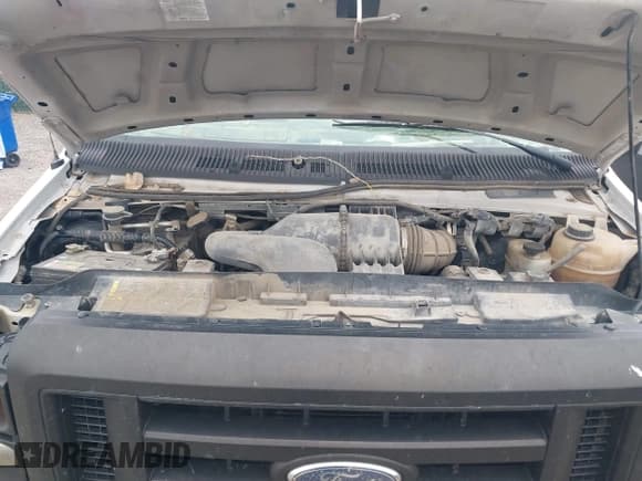 ✅ 2009 Ford Econoline Cargo • VIN: 1FTNE24L79DA62105 • Lot: 43585969. Wystawiony na IAAI z przebiegiem 356 592 mil. Bezpłatny archiwum sprzedaży aukcyjnych z USA i szczegółowy raport historii pojazdu na DreamBid. Zdjęcie 10.