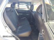 ✅ 2011 Hyundai Santa Fe Limited • VIN: 5XYZKDAG8BG082156 • Lot: 43328593. Listed on IAAI with 186,171 mi. Free auction sales archive from the USA and detailed vehicle history report at DreamBid. Image 8.