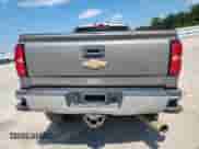 2017 Chevrolet Silverado 2500HD LTZ с VIN 1GC1KWEY4HF156440, выставлен на аукционе Copart как лот 71732905 с пробегом 180 327 миль миль и Списание • Salvage title. История ставок и продаж доступна на DreamBid. Изображение 6.