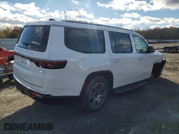 ✅ 2025 Jeep Wagoneer • VIN: 1C4SJVAP0SS501699 • Лот: 90907115. Опубликован ранее на Copart с пробегом Не указан. Бесплатный доступ к архиву аукционных продаж из США и подробный отчёт об истории автомобиля на DreamBid. Изображение 3.