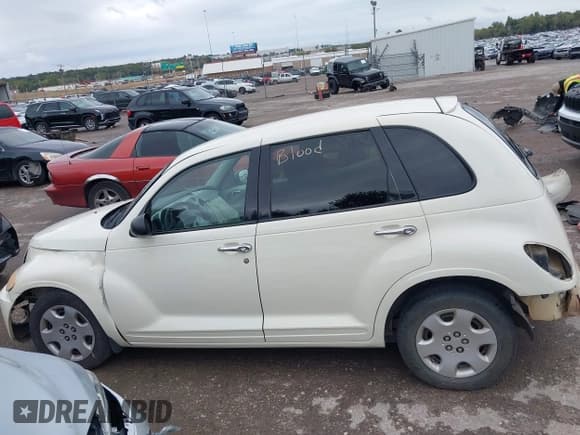 ✅ 2007 Chrysler PT Cruiser Touring • VIN: 3A4FY58BX7T630153 • Lot: 43532046. Listed on IAAI with 110,718 mi. Free auction sales archive from the USA and detailed vehicle history report at DreamBid. Image 15.