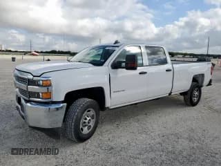 ✅ 2019 Chevrolet Silverado 2500HD Work Truck • VIN: 1GC1KREG8KF268318 • Lot: 63873535. Wystawiony na Copart z przebiegiem 50 088 mil. Bezpłatny archiwum sprzedaży aukcyjnych z USA i szczegółowy raport historii pojazdu na DreamBid. Zdjęcie 1.