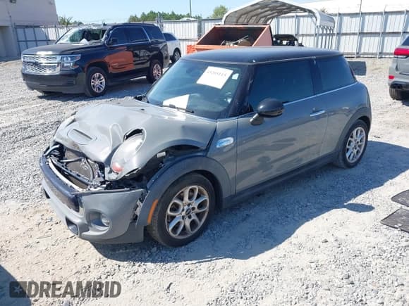 ✅ 2018 MINI Hardtop Cooper S • VIN: WMWXP7C56J2A48389 • Lot: 43205115. Listed on IAAI with 93,539 mi. Free auction sales archive from the USA and detailed vehicle history report at DreamBid. Image 17.