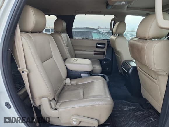 ✅ 2012 Toyota Sequoia Platinum • VIN: 5TDDW5G14CS064703 • Lot: 90775765. Listed on Copart with 316,639 mi. Free auction sales archive from the USA and detailed vehicle history report at DreamBid. Image 11.