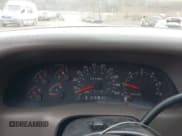 ✅ 2001 Ford F-250 XL • VIN: 1FTNX21SX1EA07328 • Lot: 41493164. Wystawiony na IAAI z przebiegiem 221 991 mil. Bezpłatny archiwum sprzedaży aukcyjnych z USA i szczegółowy raport historii pojazdu na DreamBid. Zdjęcie 7.