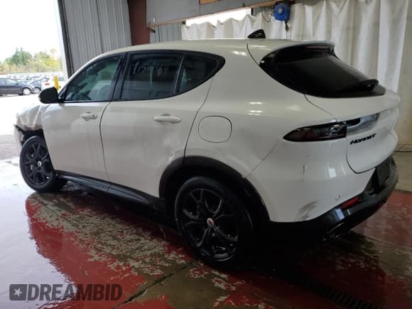 ✅ 2024 Dodge Hornet R/T • VIN: ZACPDFCW2R3A28905 • Lot: 73383364. Listed on Copart with 7,097 mi. Free auction sales archive from the USA and detailed vehicle history report at DreamBid. Image 2.