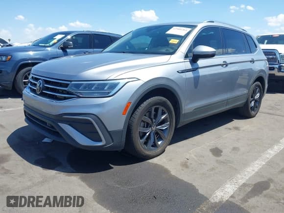 ✅ 2022 Volkswagen Tiguan SE • VIN: 3VV3B7AX9NM067410 • Lot: 42900264. Listed on IAAI with 68,594 mi. Free auction sales archive from the USA and detailed vehicle history report at DreamBid. Image 17.