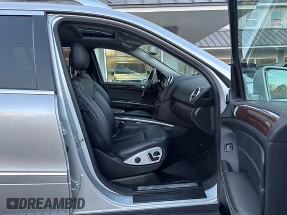 ✅ 2012 Mercedes-Benz GL 450 • VIN: 4JGBF7BE9CA795486 • Lot: 43529929. Wystawiony na IAAI z przebiegiem 138 197 mil. Bezpłatny archiwum sprzedaży aukcyjnych z USA i szczegółowy raport historii pojazdu na DreamBid. Zdjęcie 5.