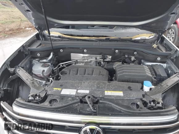 ✅ 2024 Volkswagen Atlas SE • VIN: 1V2JR2CA3RC533450 • Lot: 43099253. Wystawiony na IAAI z przebiegiem 5 499 mil. Bezpłatny archiwum sprzedaży aukcyjnych z USA i szczegółowy raport historii pojazdu na DreamBid. Zdjęcie 10.