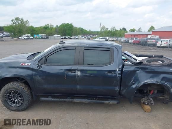 ✅ 2022 Chevrolet Silverado 1500 LT Trail Boss • VIN: 1GCPYFED8NZ149555 • Lot: 42168228. Wystawiony na IAAI z przebiegiem 59 653 mil. Bezpłatny archiwum sprzedaży aukcyjnych z USA i szczegółowy raport historii pojazdu na DreamBid. Zdjęcie 14.