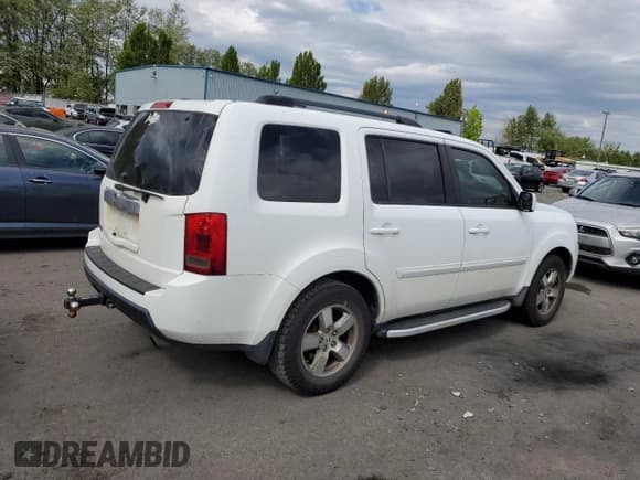 ✅ 2010 Honda Pilot EX-L • VIN: 5FNYF3H66AB015536 • Lot: 56140035. Listed on Copart with 228,604 mi. Free auction sales archive from the USA and detailed vehicle history report at DreamBid. Image 3.