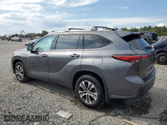 ✅ 2021 Toyota Highlander XLE • VIN: 5TDHZRBH5MS150902 • Lot: 80586865. Listed on Copart with 71,060 mi. Free auction sales archive from the USA and detailed vehicle history report at DreamBid. Image 2.