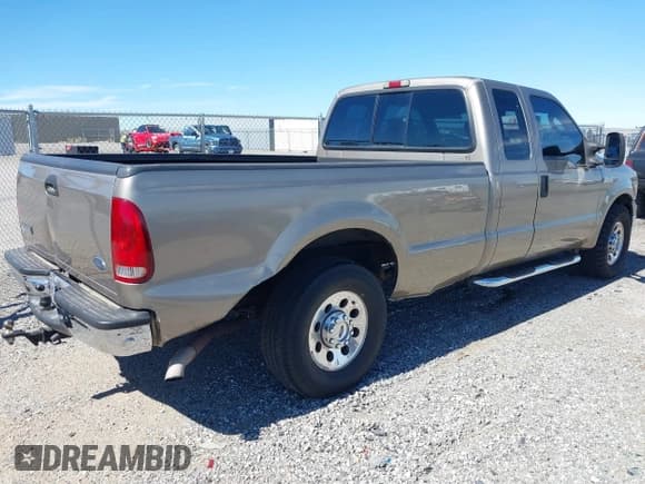 ✅ 2005 Ford F-250 XL • VIN: 1FTSX20565EC51367 • Lot: 41723481. Listed on IAAI with 168,889 mi. Free auction sales archive from the USA and detailed vehicle history report at DreamBid. Image 4.