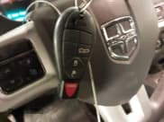 ✅ 2014 Dodge Challenger SXT • VIN: 2C3CDYAGXEH284224 • Lot: 41526460. Wystawiony na IAAI z przebiegiem 134 196 mil. Bezpłatny archiwum sprzedaży aukcyjnych z USA i szczegółowy raport historii pojazdu na DreamBid. Zdjęcie 11.