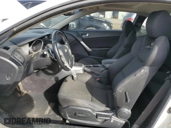 ✅ 2010 Hyundai Genesis Coupe Premium • VIN: KMHHT6KD4AU010064 • Lot: 45996855. Wystawiony na Copart z przebiegiem 131 835 mil. Bezpłatny archiwum sprzedaży aukcyjnych z USA i szczegółowy raport historii pojazdu na DreamBid. Zdjęcie 7.