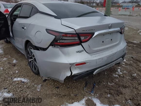✅ 2020 Nissan Maxima S • VIN: 1N4AA6BVXLC383435 • Lot: 41176637. Listed on IAAI with 65,827 mi. Free auction sales archive from the USA and detailed vehicle history report at DreamBid. Image 6.