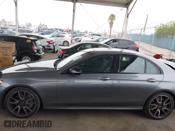 ✅ 2017 Mercedes-Benz E 43 AMG • VIN: WDDZF6EB9HA188631 • Лот: 42001558. Опубликован ранее на IAAI с пробегом 39 540 миль. Бесплатный доступ к архиву аукционных продаж из США и подробный отчёт об истории автомобиля на DreamBid. Изображение 15.