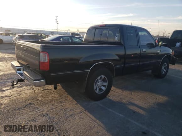 ✅ 1997 Toyota T100 SR5 • VIN: JT4TN14D5V0037327 • Lot: 82998164. Listed on Copart with 227,476 mi. Free auction sales archive from the USA and detailed vehicle history report at DreamBid. Image 3.