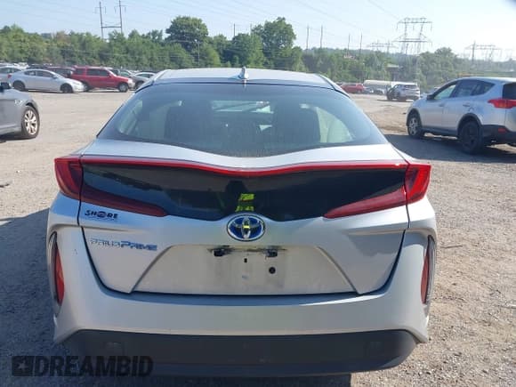 ✅ 2017 Toyota Prius Plus • VIN: JTDKARFP0H3000816 • Lot: 42914269. Wystawiony na IAAI z przebiegiem 68 570 mil. Bezpłatny archiwum sprzedaży aukcyjnych z USA i szczegółowy raport historii pojazdu na DreamBid. Zdjęcie 16.