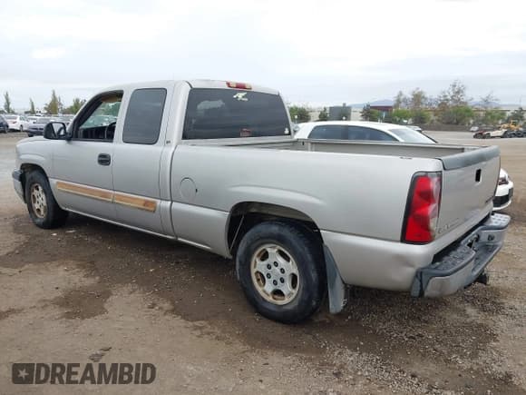 ✅ 2004 Chevrolet Silverado 1500 LS • VIN: 2GCEC19T241160407 • Лот: 43724764. Опубликован ранее на IAAI с пробегом 196 526 миль. Бесплатный доступ к архиву аукционных продаж из США и подробный отчёт об истории автомобиля на DreamBid. Изображение 3.