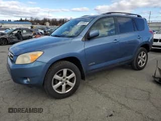 ✅ 2008 Toyota RAV4 Limited • VIN: JTMBD31V885128588 • Лот: 93208845. Опубликован ранее на Copart с пробегом 129 920 миль. Бесплатный доступ к архиву аукционных продаж из США и подробный отчёт об истории автомобиля на DreamBid. Изображение 1.