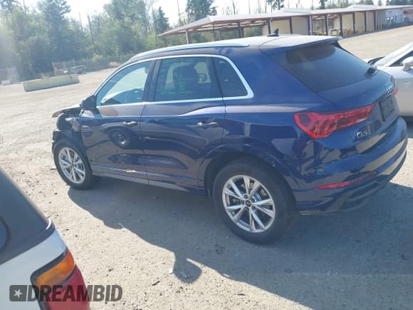 ✅ 2025 Audi Q3 S line Premium • VIN: WA1DECF31S1055912 • Lot: 42830925. Listed on IAAI with 3,500 mi. Free auction sales archive from the USA and detailed vehicle history report at DreamBid. Image 3.
