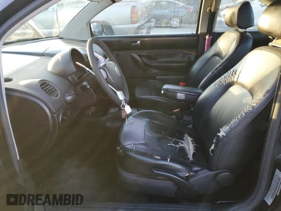 ✅ 2010 Volkswagen Beetle • VIN: 3VWPG3AG7AM013265 • Lot: 45587005. Wystawiony na Copart z przebiegiem 154 061 mil. Bezpłatny archiwum sprzedaży aukcyjnych z USA i szczegółowy raport historii pojazdu na DreamBid. Zdjęcie 7.