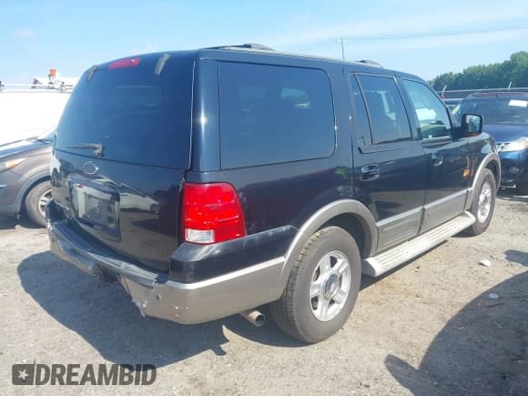 ✅ 2004 Ford Expedition Eddie Bauer • VIN: 1FMEU17W64LA87817 • Lot: 42623283. Listed on IAAI with 453,883 mi. Free auction sales archive from the USA and detailed vehicle history report at DreamBid. Image 4.