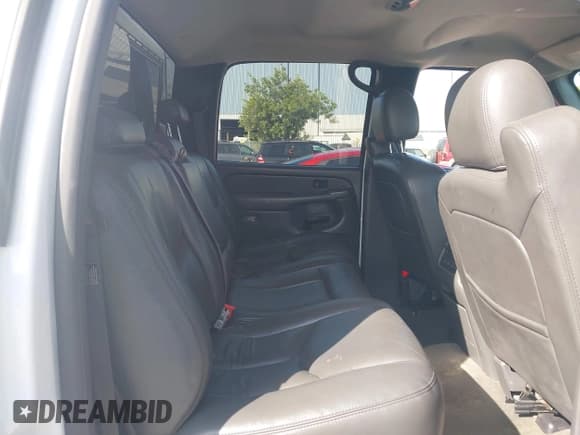 ✅ 2006 Chevrolet Silverado 2500HD LT3 • VIN: 1GCHK23D66F147100 • Лот: 42173062. Опубликован ранее на IAAI с пробегом 227 592 миль. Бесплатный доступ к архиву аукционных продаж из США и подробный отчёт об истории автомобиля на DreamBid. Изображение 8.