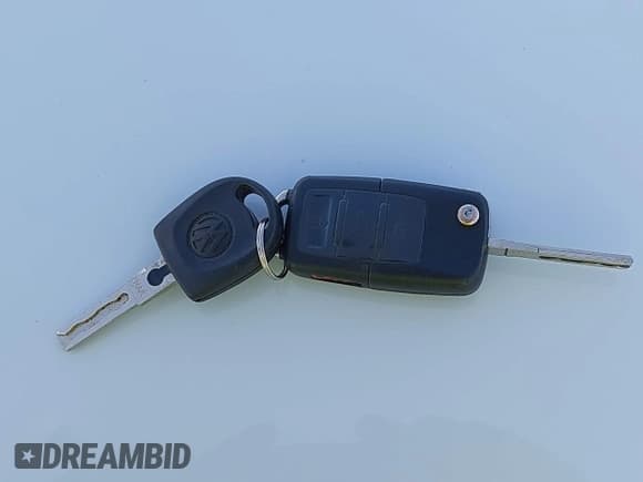 ✅ 2003 Volkswagen Jetta GLS • VIN: 3VWSP69M83M106532 • Lot: 43479424. Listed on IAAI with 387,071 mi. Free auction sales archive from the USA and detailed vehicle history report at DreamBid. Image 11.